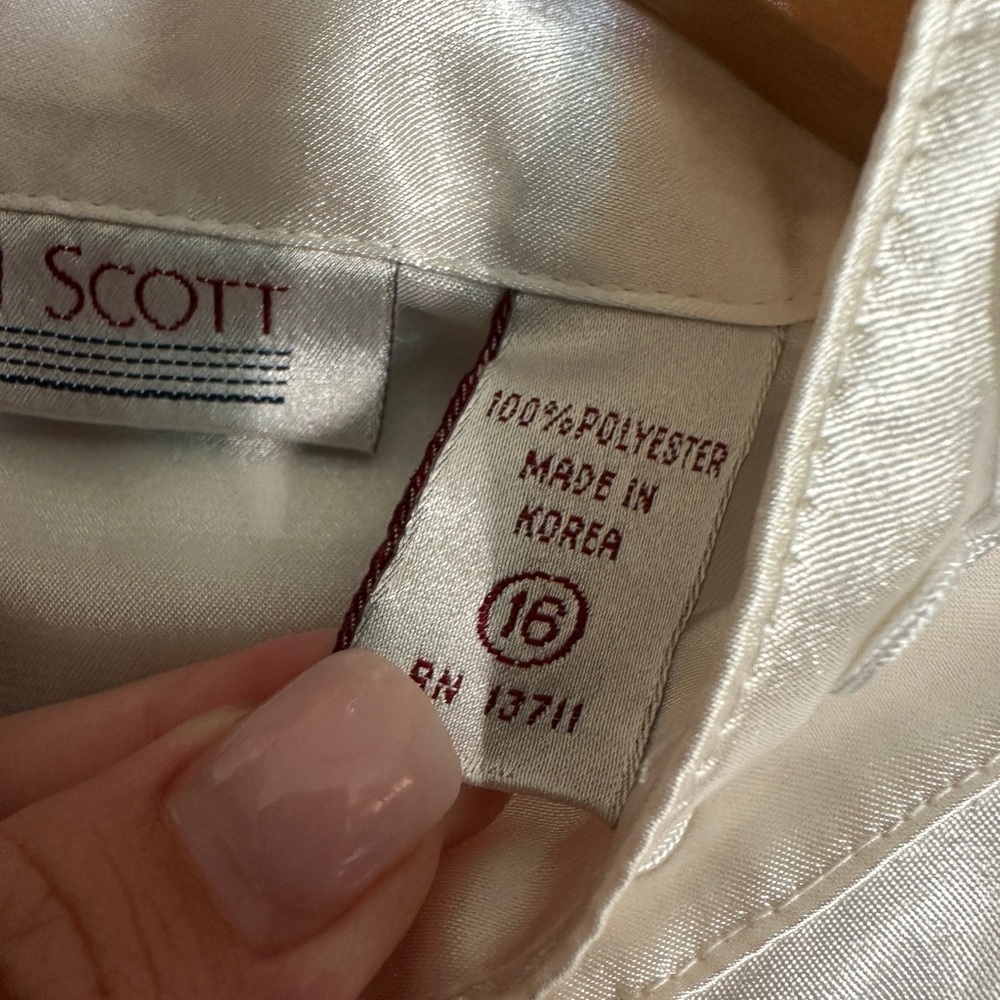Vintage Karen Scott White Embroidered Blouse - Picture 4 of 6